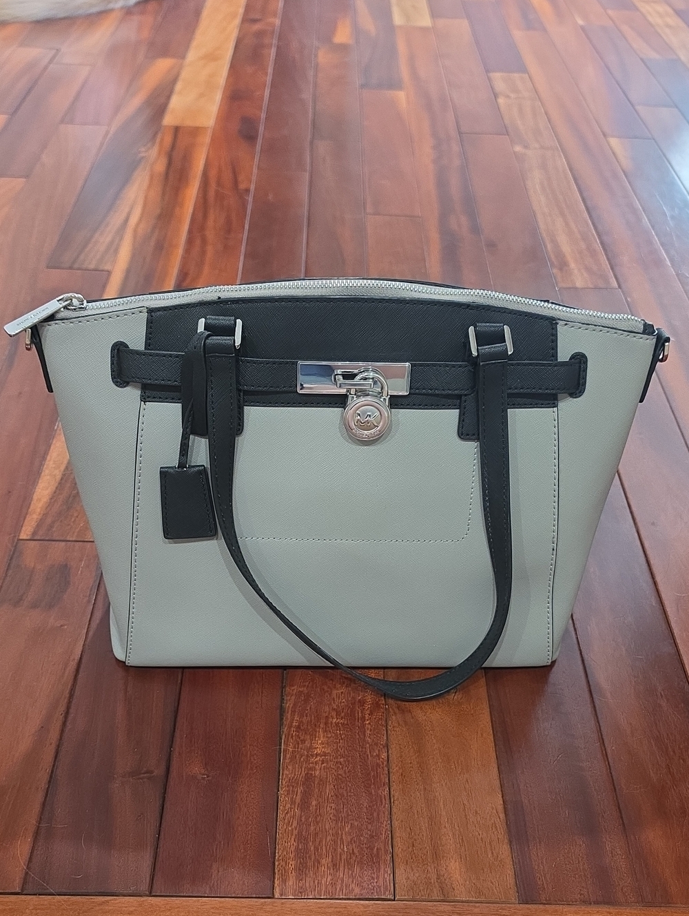 Michael Kors Jet Set Travel Tote Bag